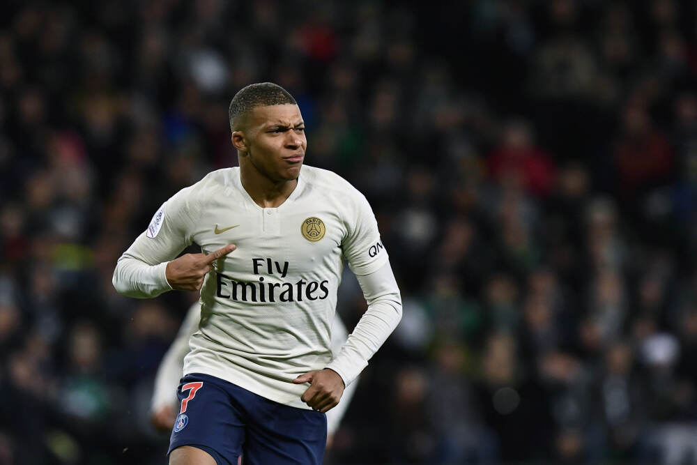 韩国股市早盘下跌 特朗普威胁提高韩国商品关税